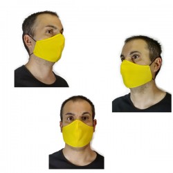 Cara hombre adulto con mascarilla de tela reutilizable homologada ffp2 color amarillo